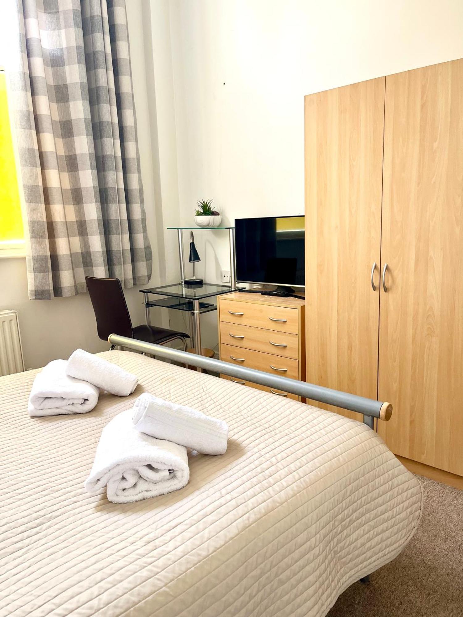 Ambrose Apartments Cheltenham Eksteriør bilde